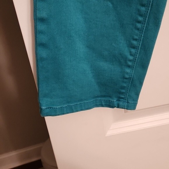White House Black Market Women's Turquoise "Blanc" Slim Crop Jeans Size 6 - Picture 6 of 10